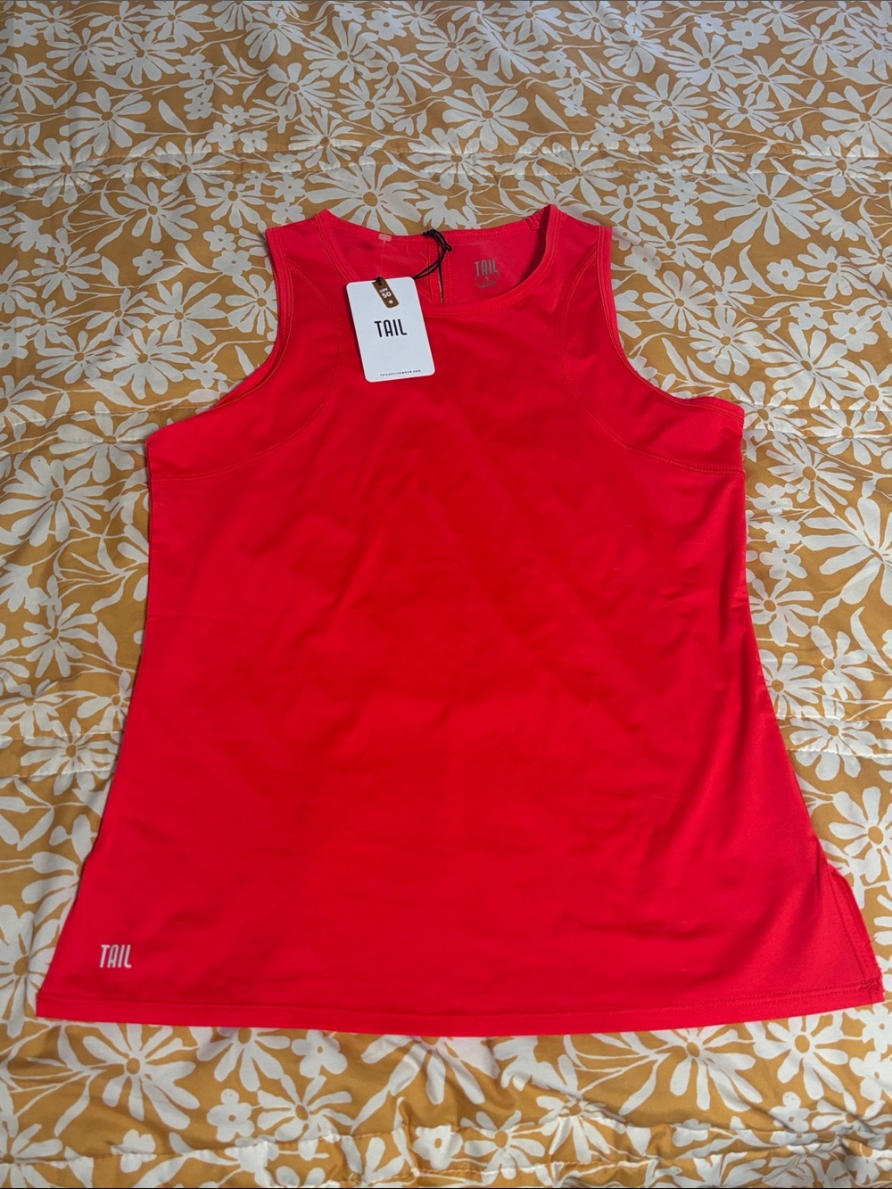 TAIL Women's Red Crew Tank Sleeveless Performance Top NWT